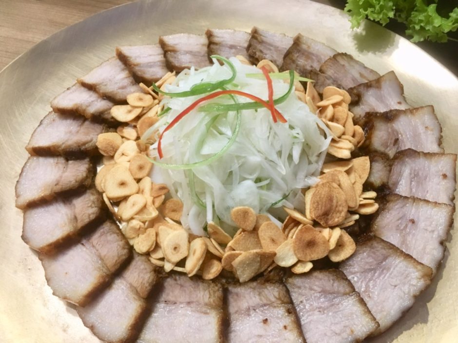 タイ・バンコクの韓国料理店プッマッコルの看板メニューボッサム