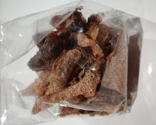 シラチャのローカル業務スーパーで幻の魚の皮チップスを発見♡