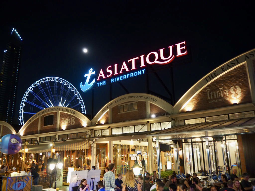 タイ・バンコク最大級のナイトマーケット「アジアティーク・ザ・リバーフロント」の正面入口